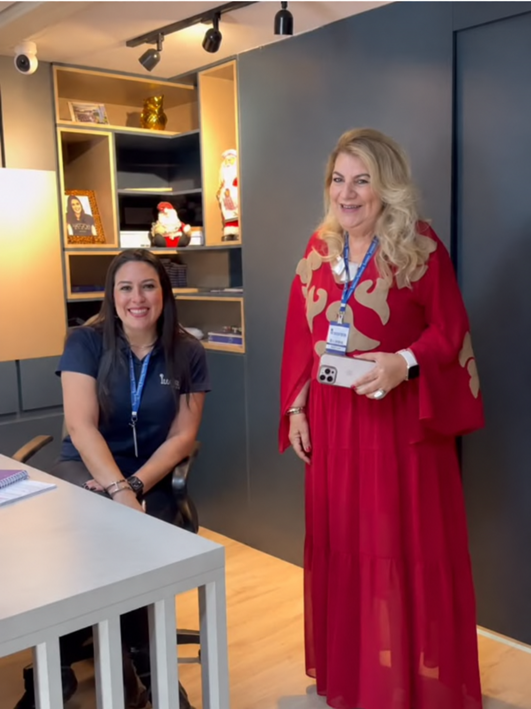 Equipe da Italínea Elaine Queiroz no showroom